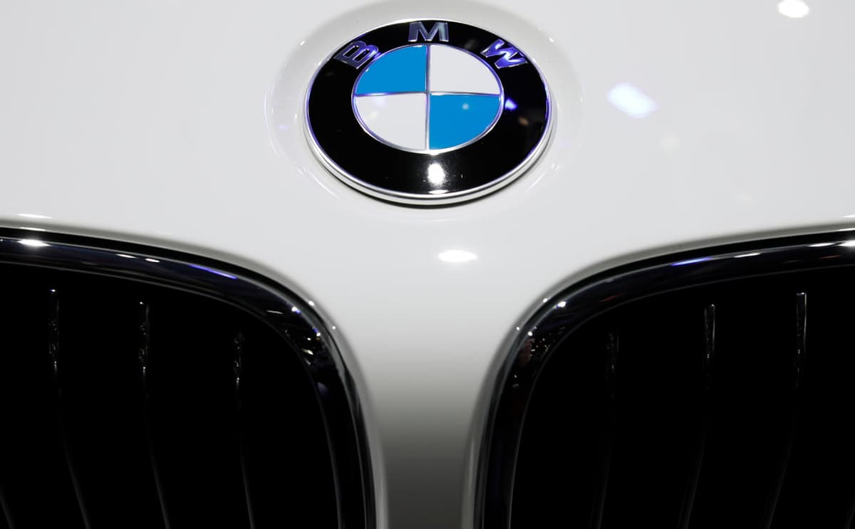 BMW Rossiyaga avtomobil yetkazish bilan bog‘liq qonunbuzarliklarni tan oldi