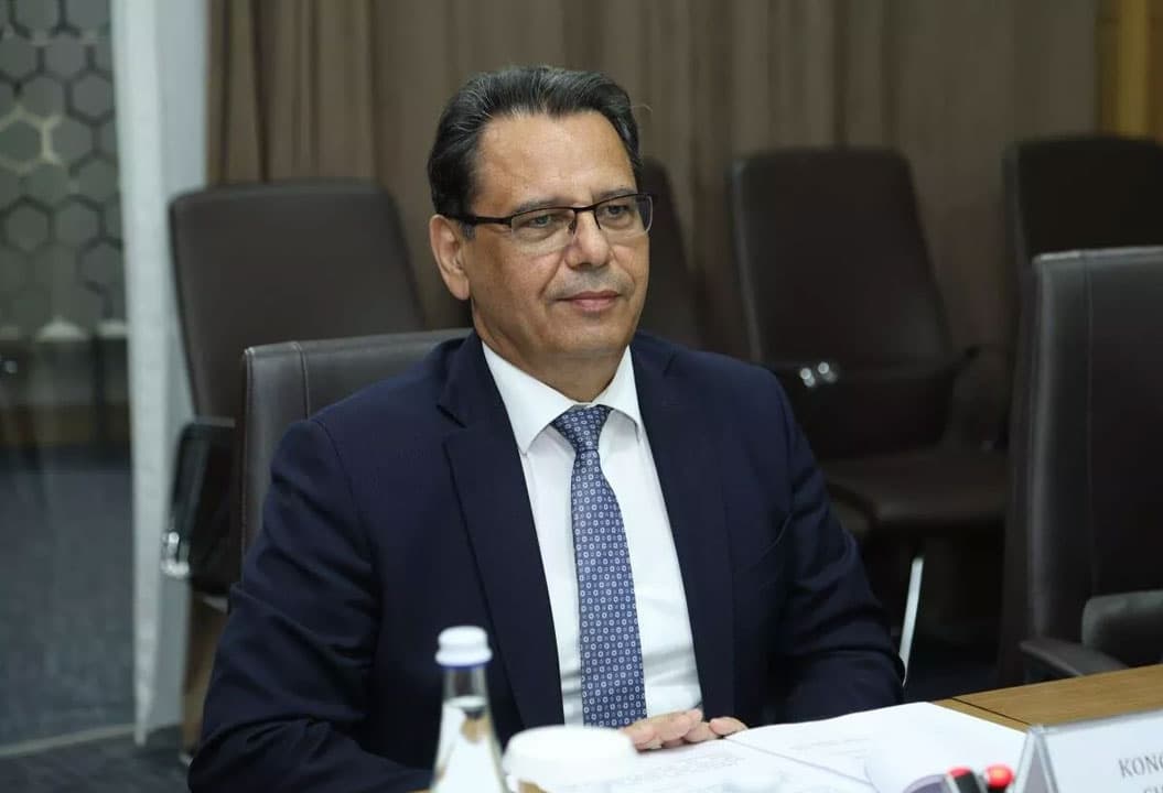 “Qizil yo‘lak bilan kutib olishadi deb o‘ylaganman, lekin menga ish yo‘qligini aytishgan” - oliy ta’lim vaziri