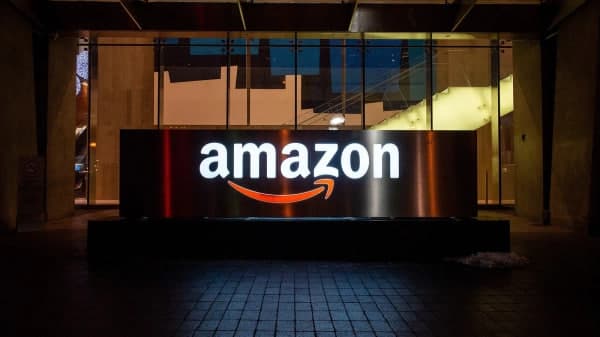 Amazon xodimi bir yarim yil deyarli ishlamay, 555 ming dollar maosh oldi