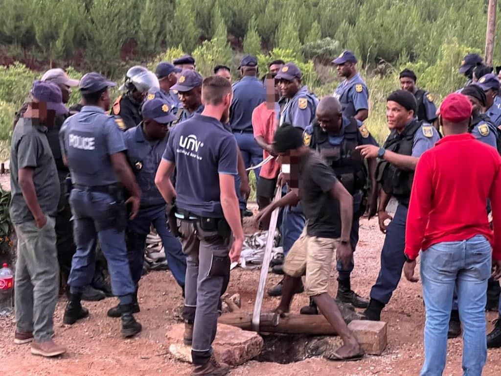 JARda avariya yuz bergan tashlandiq shaxtadan 153 kishi olib chiqildi. Ularning aksariyati noqonuniy migrantlar