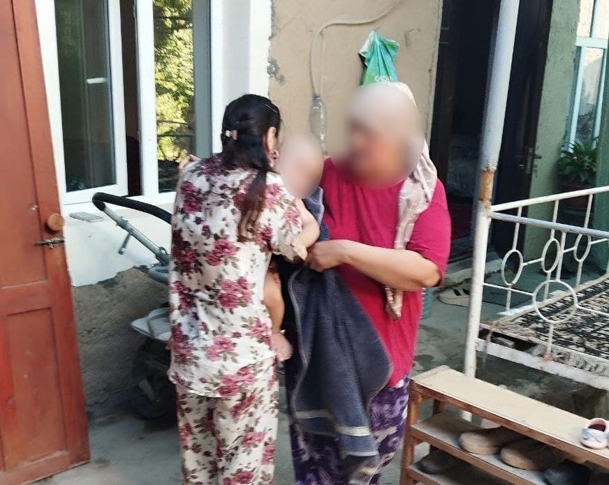 Toshkentda qutqaruvchilar hojatxonaga tushib ketgan 1 yoshli bolani qutqarib qoldi