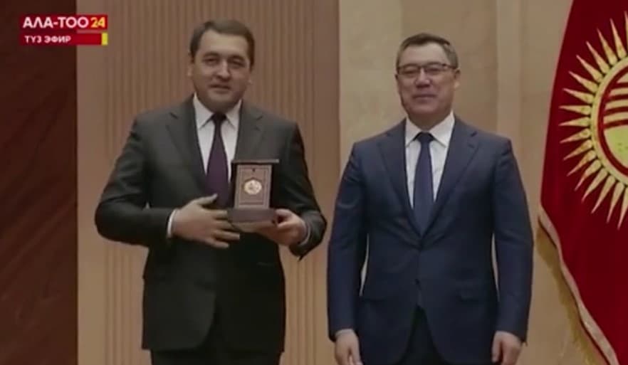 Sadir Japarov Farg‘ona viloyati hokimini «Dank» ordeni bilan mukofotladi
