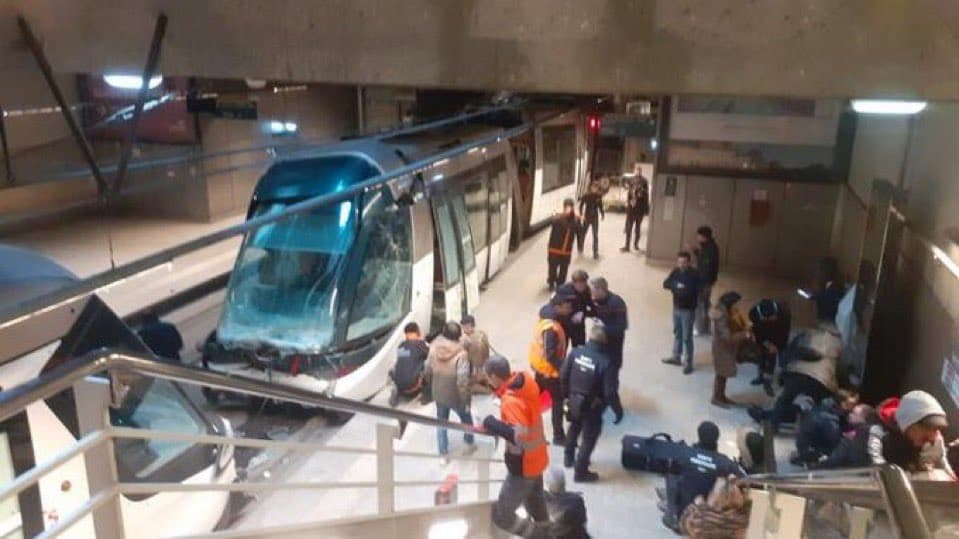 Strasburg Markaziy vokzalida ikki tramvay to‘qnashib ketdi