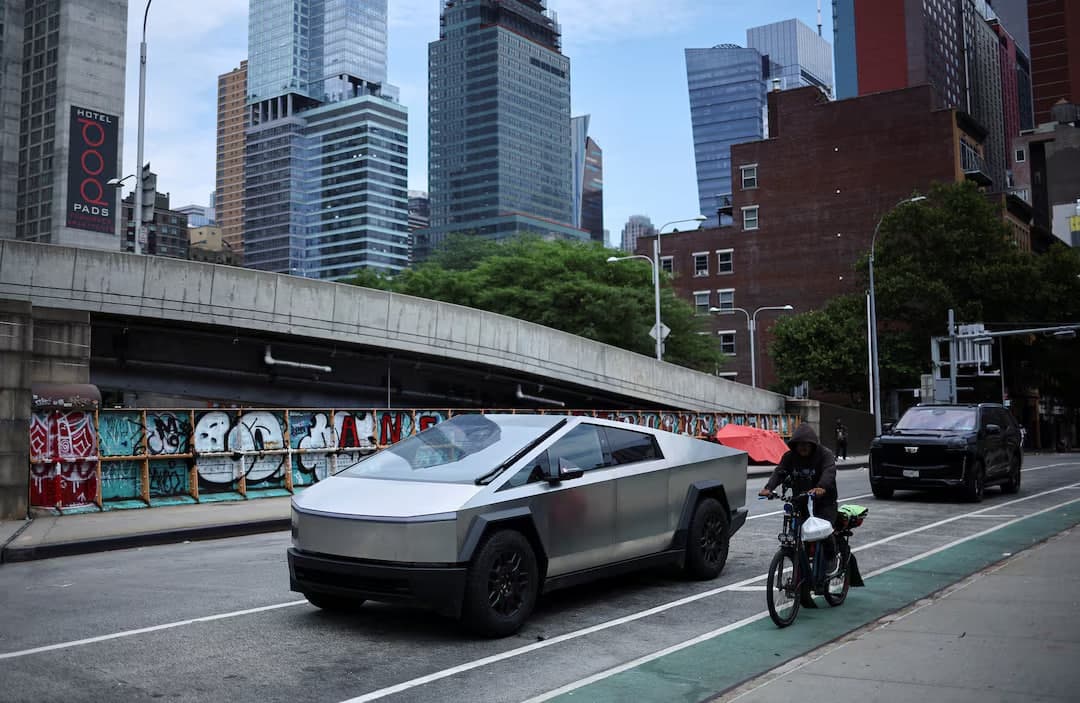 Tesla kompaniyasi nosozlik tufayli 700 mingga yaqin avtomobilini chaqirib oladi