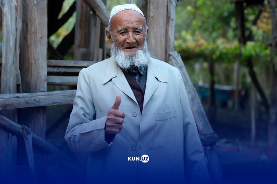 Tepalikka qo‘lbola liftda, baliq oviga qayiqda: qorajiydalik 90 yoshli otaxon hikoyasi