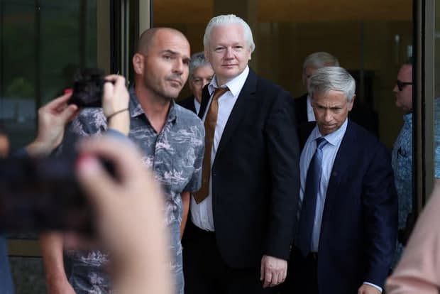 Wikeleaks asoschisi Assanj AQSh sudi tomonidan ozod qilindi