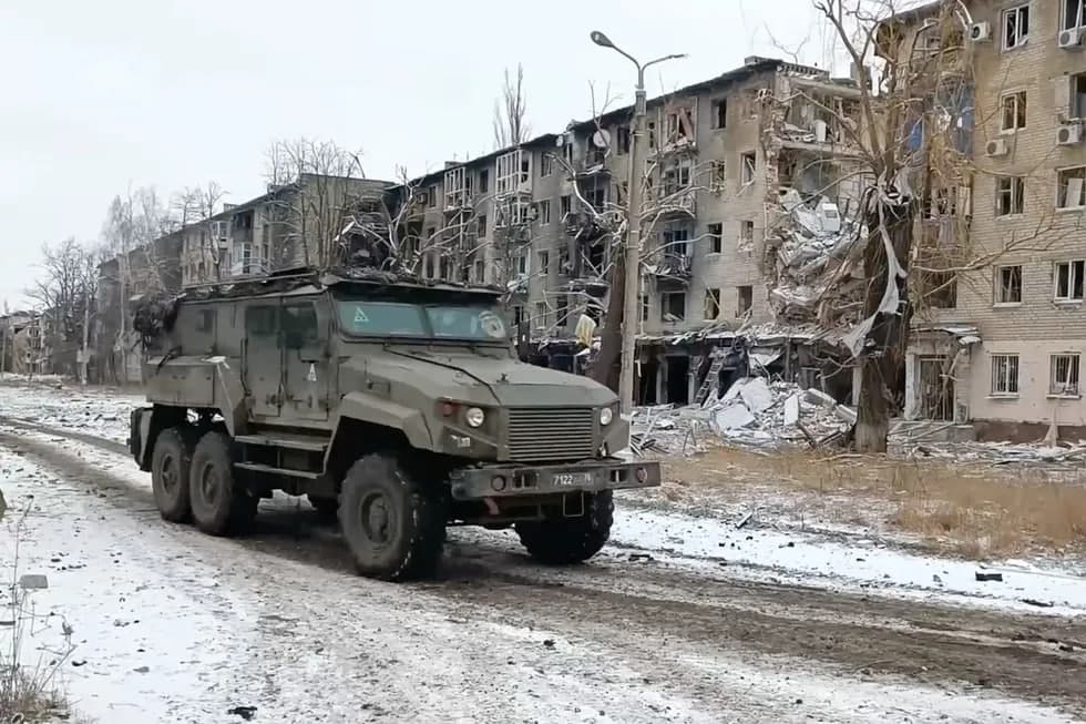 «Butkul yolg‘on» - Ukraina Avdiyivkadan chekinishda yuzlab askarlari asir tushgani haqidagi xabarlarga javob qaytardi