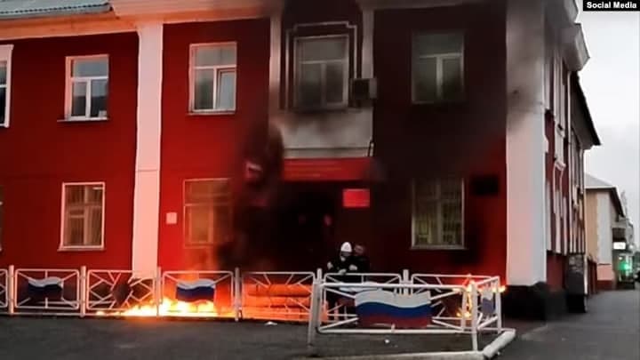 IIV: urush boshlanganidan beri RFda hokimiyat organlariga 220 marta hujum qilingan