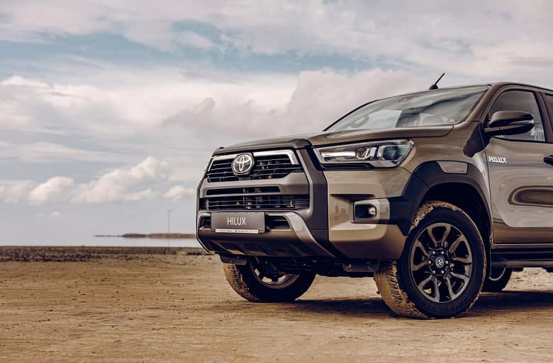 Toyota avtomobillarini ishlab chiqarish hajmi ketma-ket sakkizinchi oy pasaydi, sotuvlar ham qisqardi