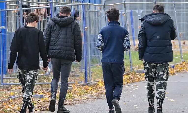 NOZ: Germaniyada qochqinlarga har kuni deyarli uchta hujum sodir etilgan
