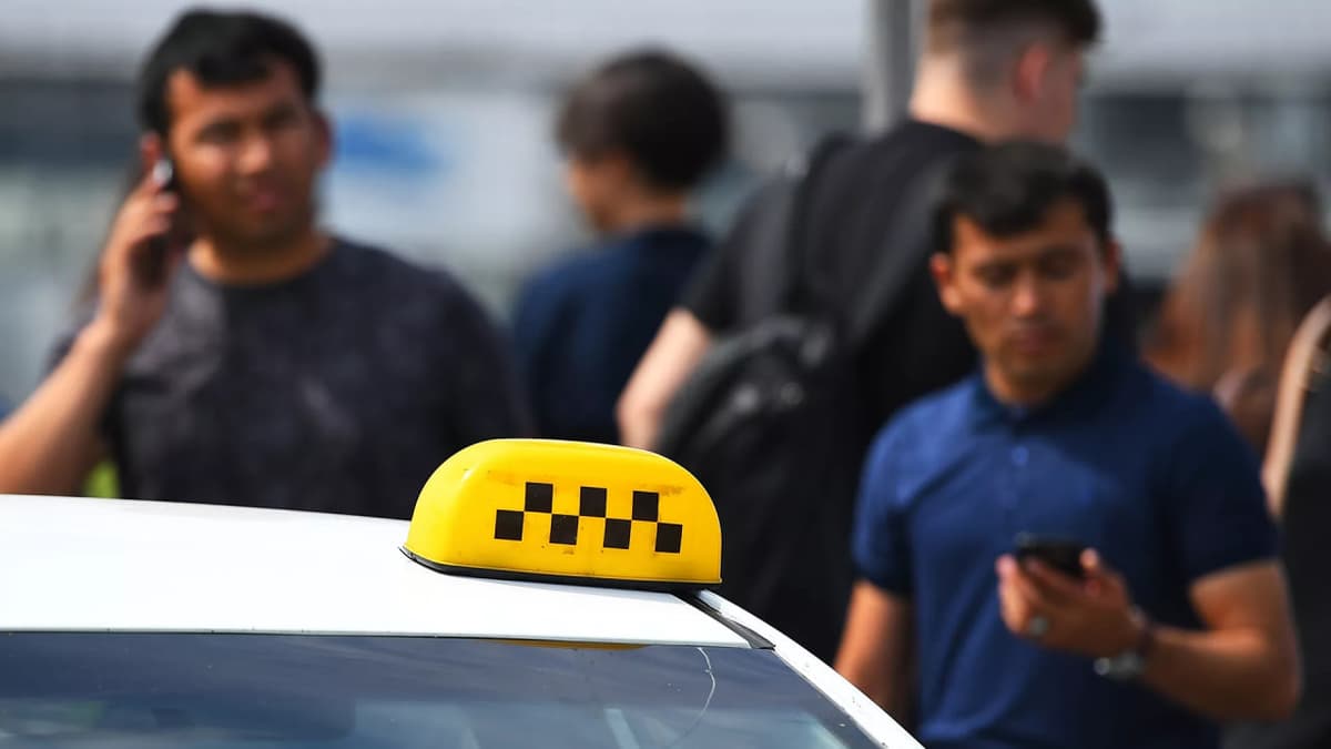 Rossiyaning yana bir hududida migrantlarga taksi, umumiy ovqatlanish va savdo sohasida ishlash taqiqlandi