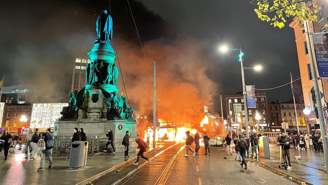 Dublinda bolalarga hujumdan keyin tartibsizliklar boshlandi