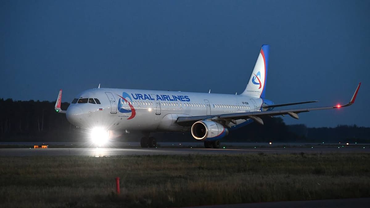 Rossiya aviakompaniyalariga tegishli ikkita samolyot dvigateli parvoz vaqtida ishdan chiqdi