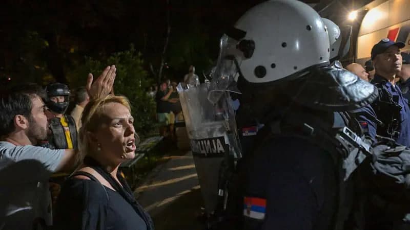 Serbiyada muxolifatchilar va prezident tarafdorlari to‘qnashdi