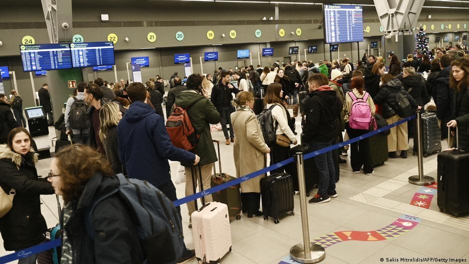 Gretsiya aloqa tizimi nosozligidan keyin aviaqatnovlarni qayta tikladi