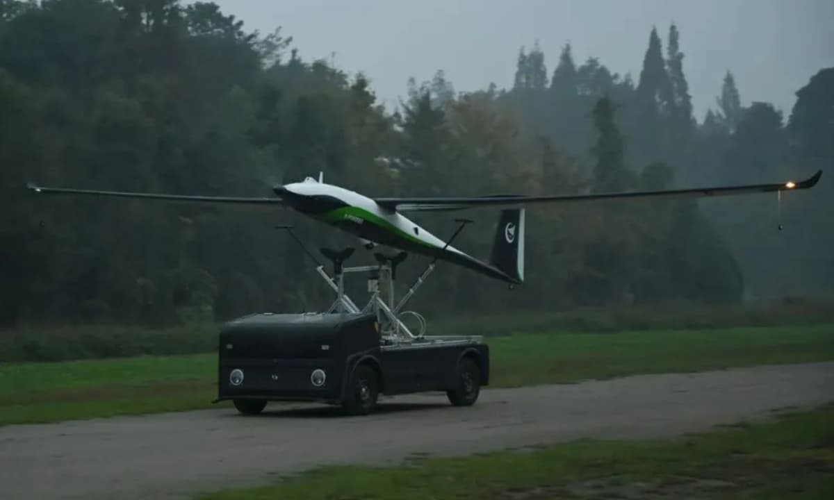 Xitoy uzluksiz 30 soatgacha parvoz qilishga qodir dronni taqdim etdi