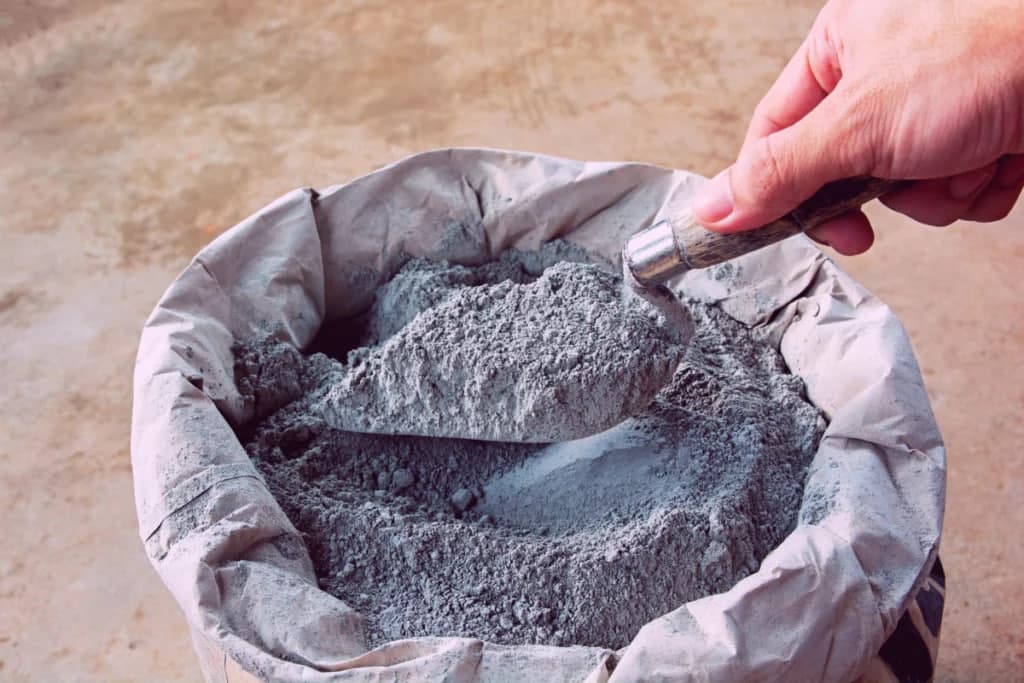 Ichki bozorda mahalliy sement ulushi oshgani sabab import kamaydi