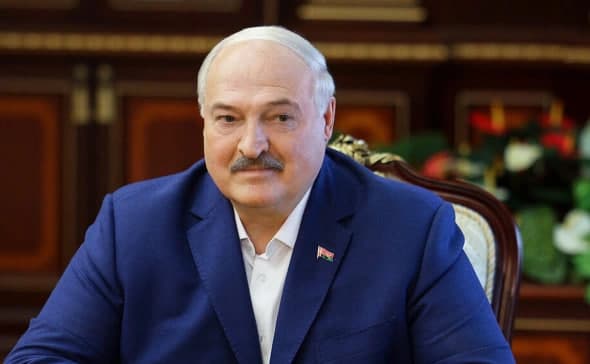 Aleksandr Lukashenko 25 kishini afv etdi
