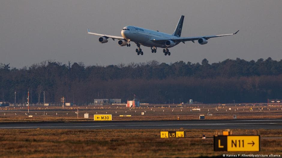 Lufthansa Yaqin Sharqqa parvozlar taqiqini uzaytirdi