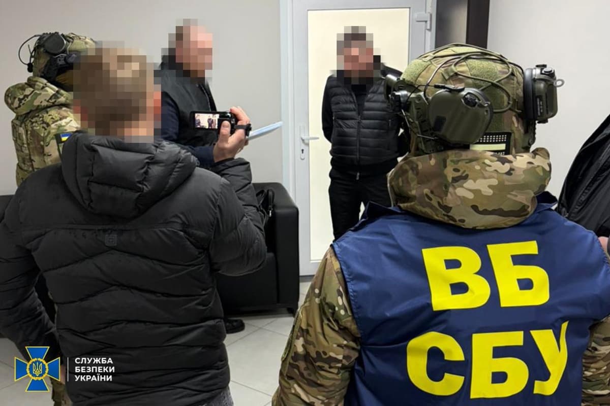 UXX ikki yuqori lavozimli harbiyni “jinoyat ustida” ushladi