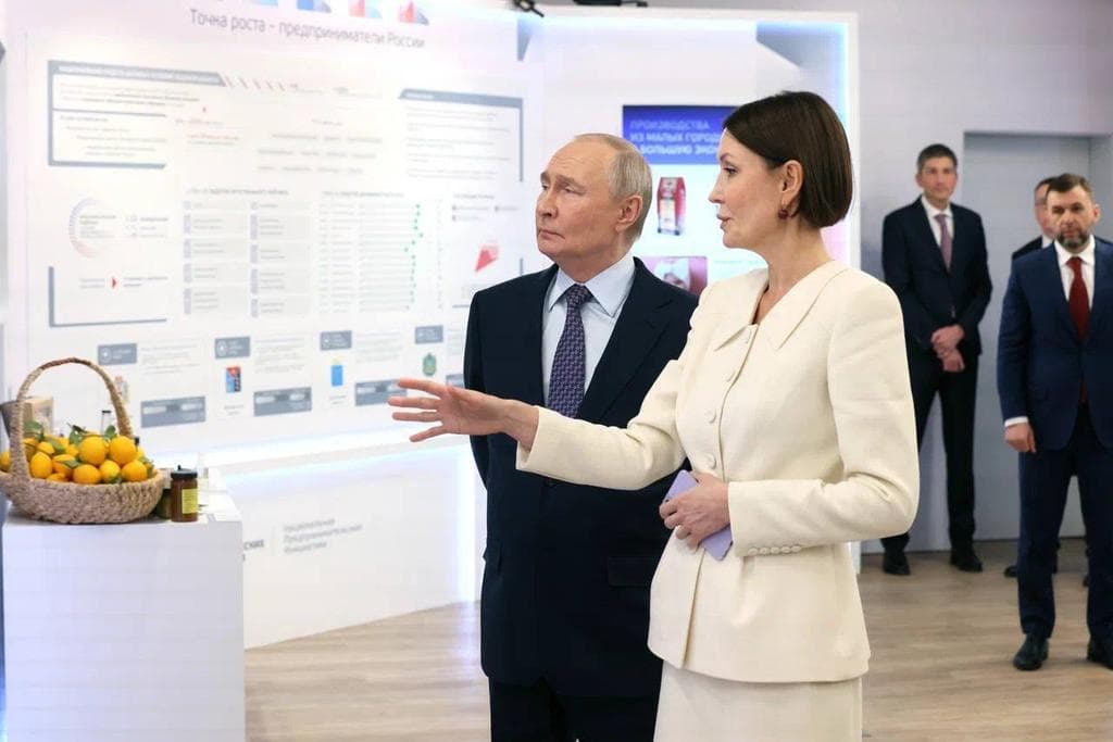 Qrimda yetishtirilgan o‘zbek limoni Moskvada namoyish etildi. Vladimir Putin mahsulot bilan tanishdi