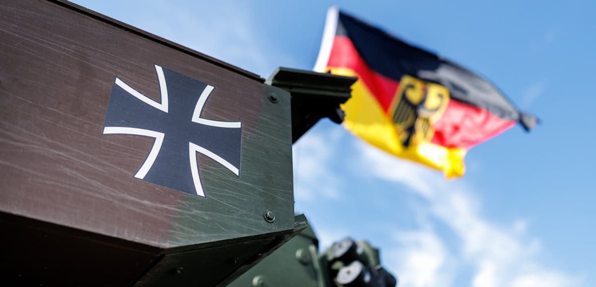 Germaniya harbiy strategiyani qabul qildi va Rossiyani asosiy tahdid deb atadi