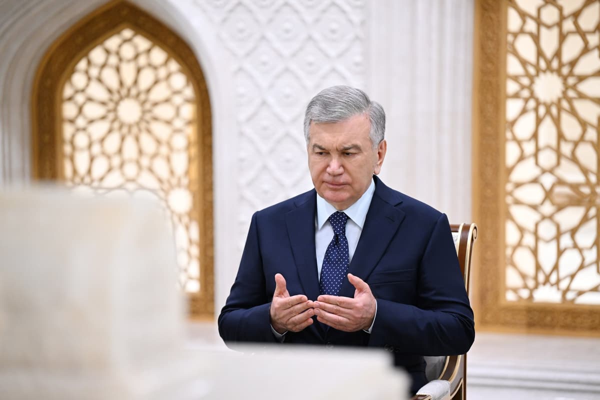 Prezident Imom Buxoriy maqbarasini ziyorat qildi