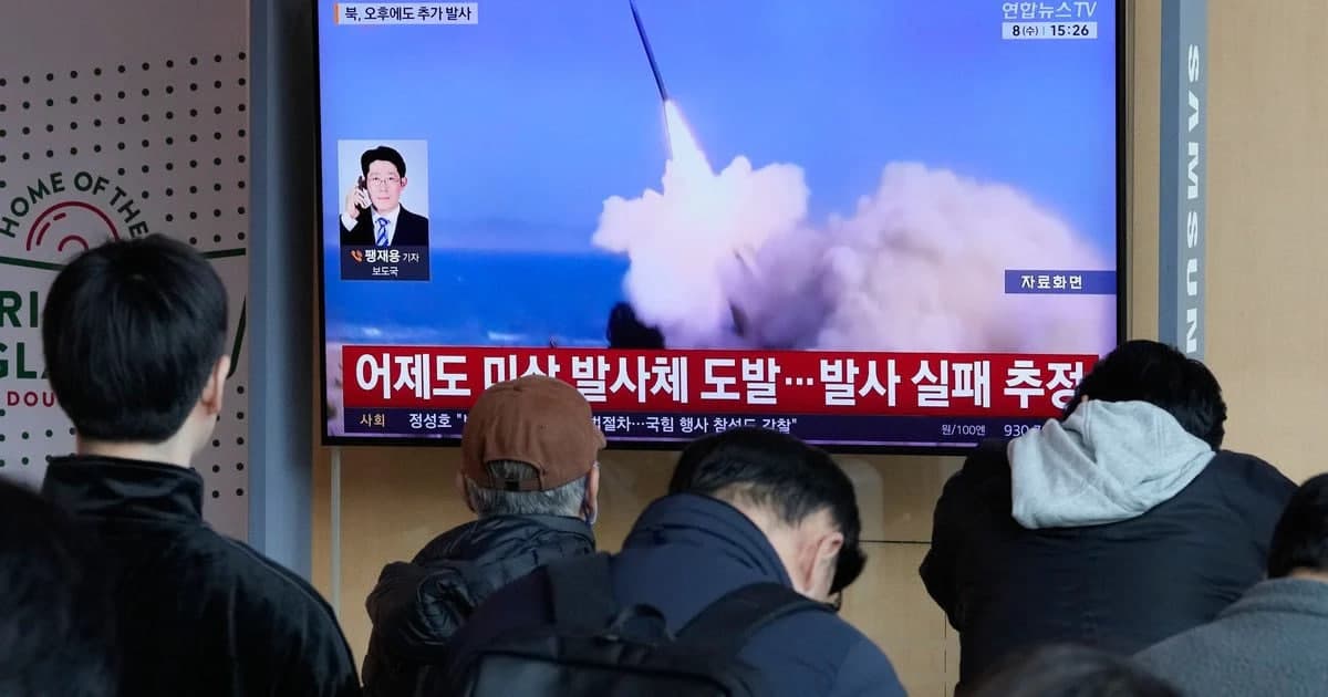 КНДР испытала новую баллистическую ракету с кассетной боеголовкой
