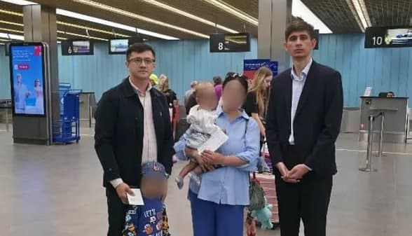 Uralda mushkul ahvolda qolgan ona va bolalari O‘zbekistonga olib kelindi