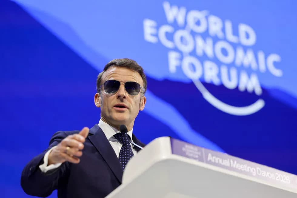 «Imperiya ambitsiyalari yana yuzaga chiqmoqda» – Makron Davos forumida Amerikaga qarshi nutq so‘zladi