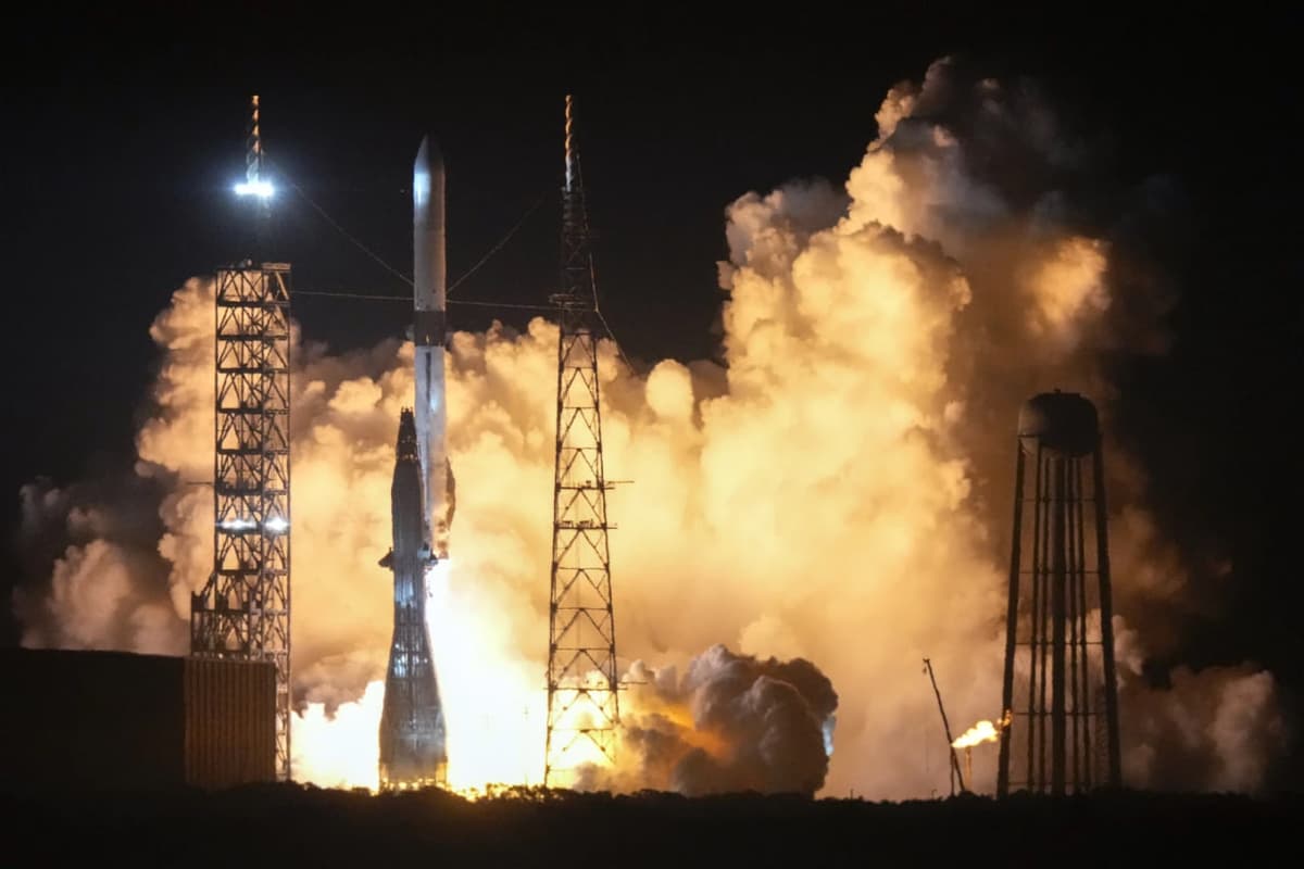 Jyeff Bezosning Blue Origin kompaniyasi ilk bor New Glenn og‘ir raketasini orbitaga uchirdi
