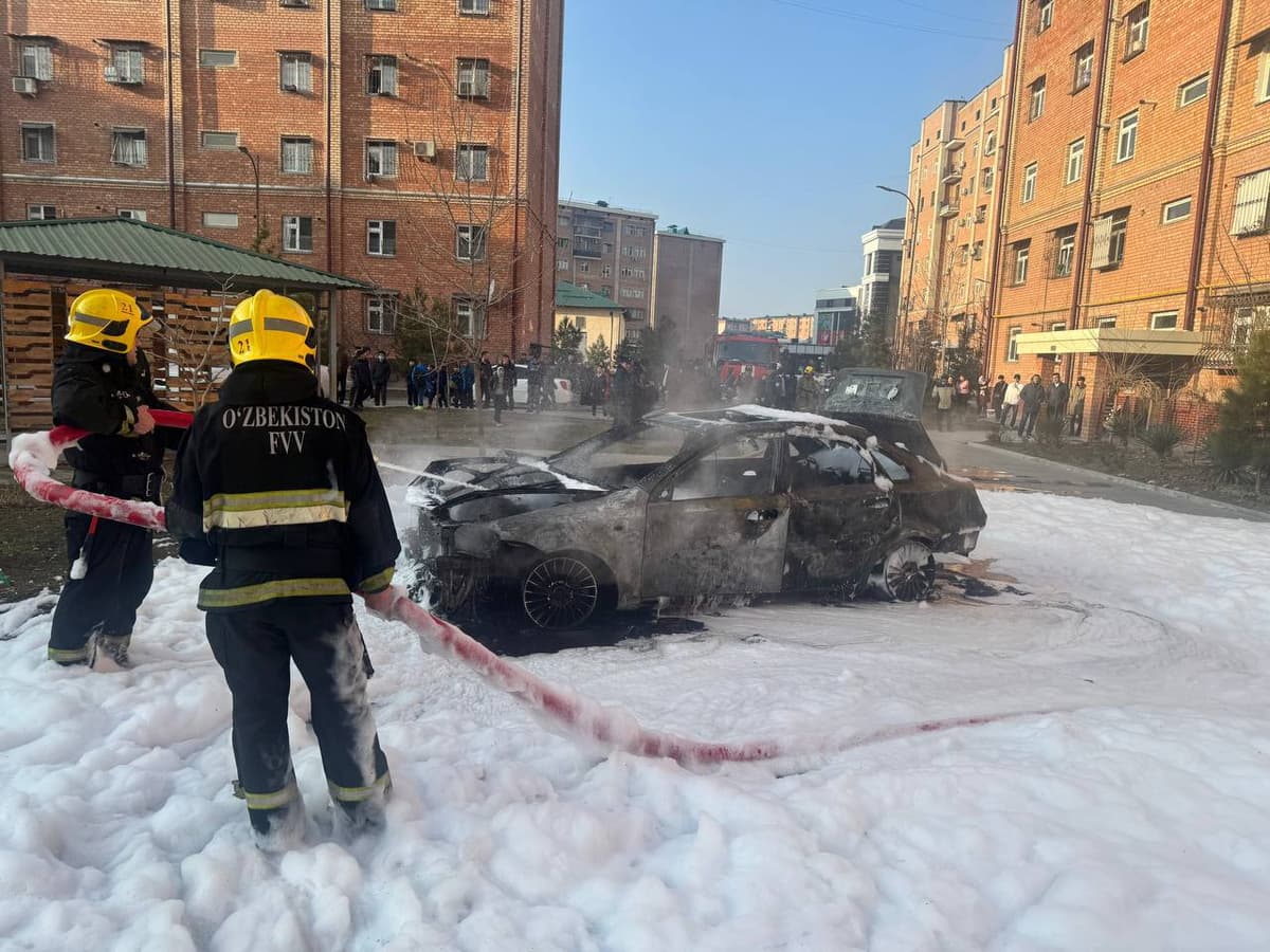Yangihayot tumanida avtomobil yonib ketdi