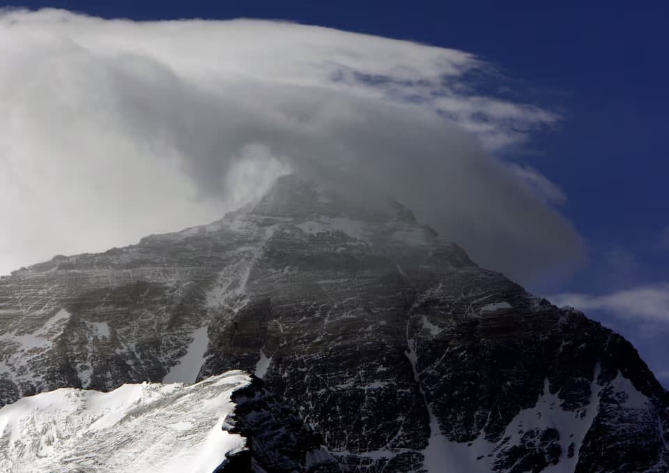 Bo‘ron tufayli Everestning sharqiy yonbag‘rida mingga yaqin odam qolib ketdi