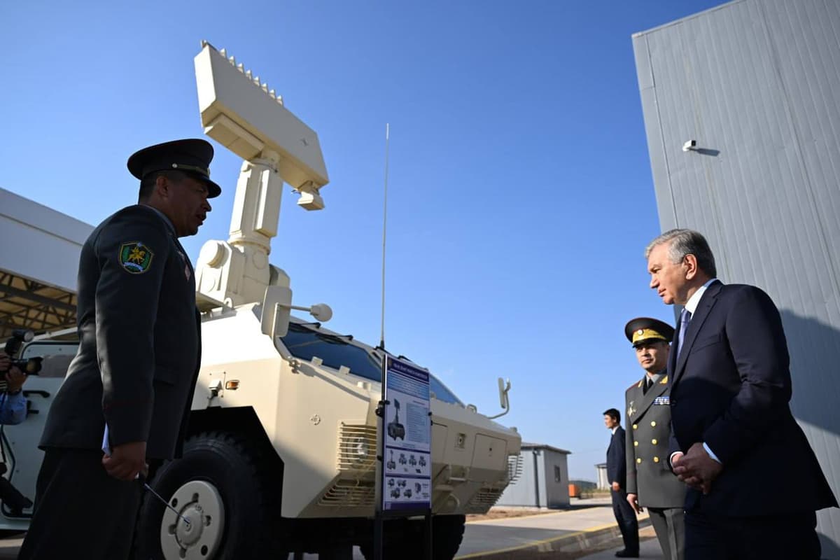 Shavkat Mirziyoyev Surxondaryodagi harbiy qismda sharoitlarni ko‘zdan kechirdi