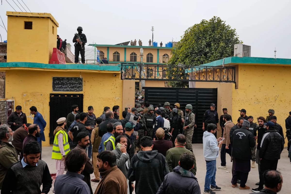 Pokiston poytaxti Islomoboddagi masjidda kuchli portlash sodir etildi