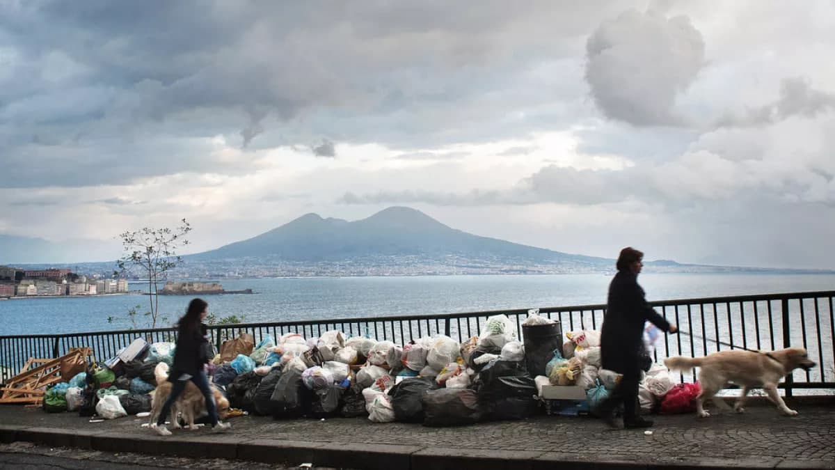 Italiya 3 million fuqaroni zaharlashda ayblandi
