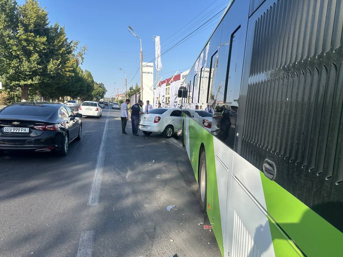 Qibrayda yo‘lovchi tashuvchi avtobus YTHga uchradi