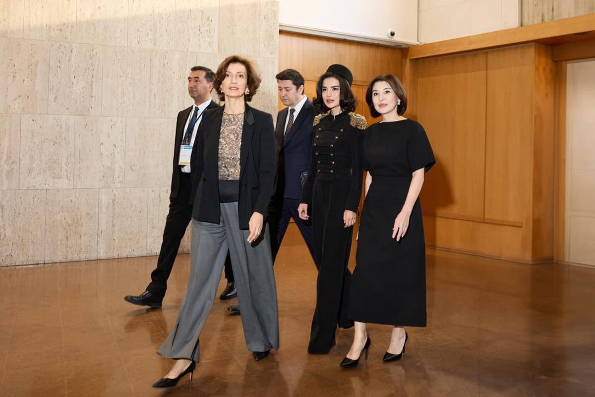Saida Mirziyoyeva Parijda «Xudoybergan Devonov merosi» ko‘rgazmasiga tashrif buyurdi