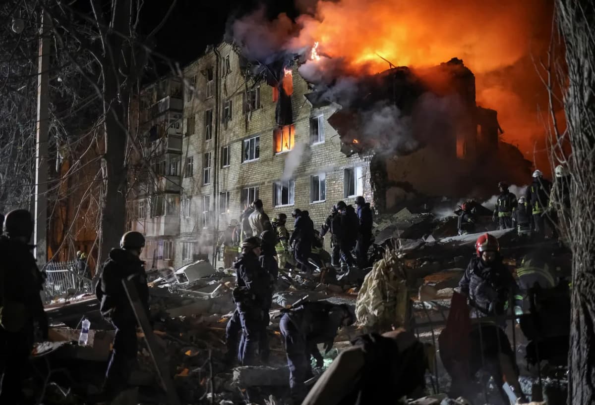 Ukrainaga yana yopirilma zarba berildi: Xarkivda 11 kishi halok bo‘lgan