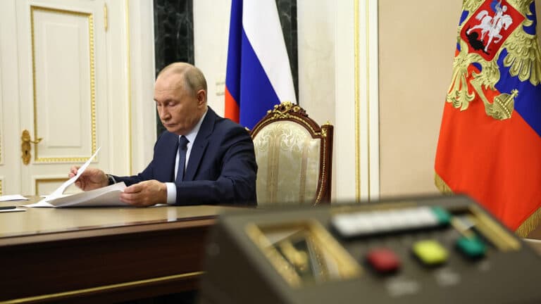 Rossiyada yangi tartib: Putin amaldorlar deklaratsiyasini o‘zgartirdi