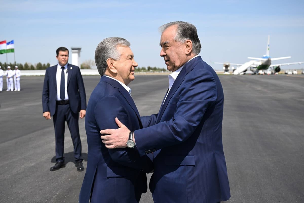 O‘zbekiston va Tojikiston prezidentlari Buxoroga bordi