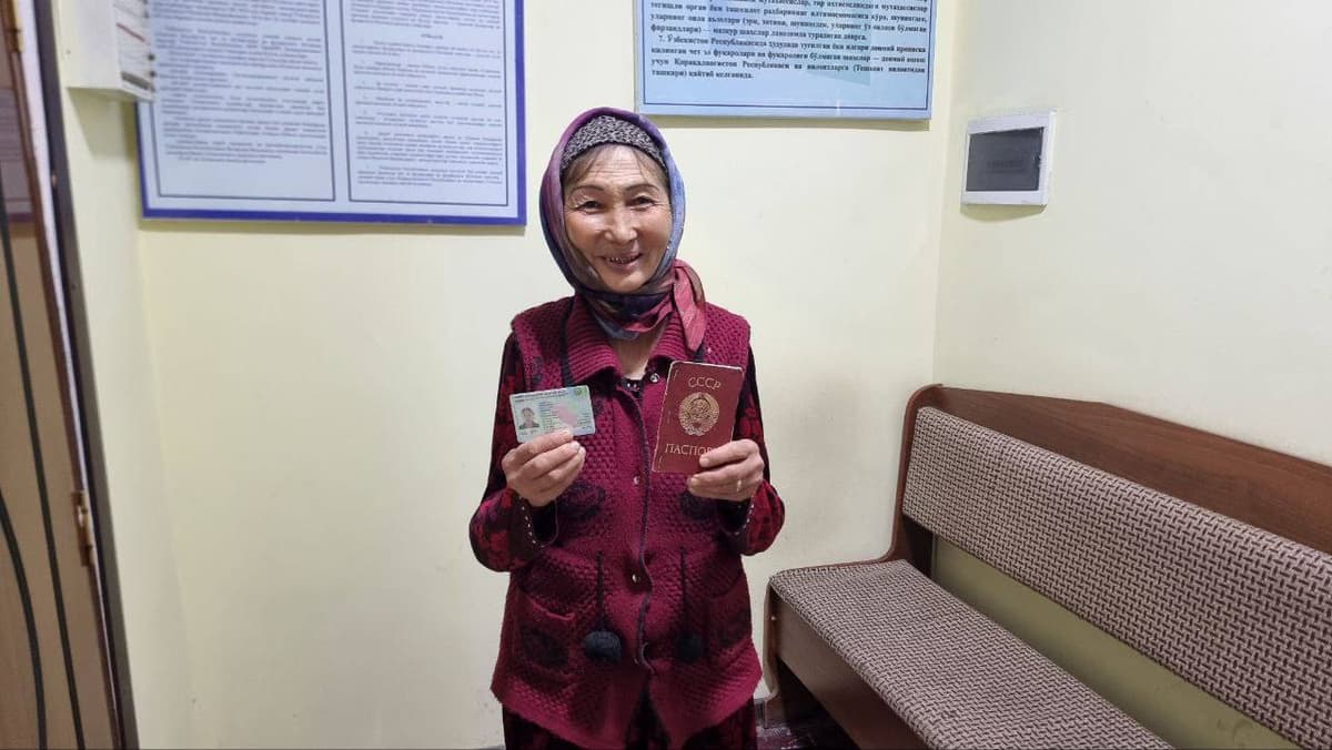 Samarqandda SSSR pasporti bilan yurgan ayolga ID karta berildi