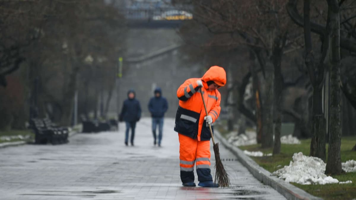 Moskva meri migrantlardan norozi bo‘lganlarga qo‘lga supurgi olishni maslahat berdi