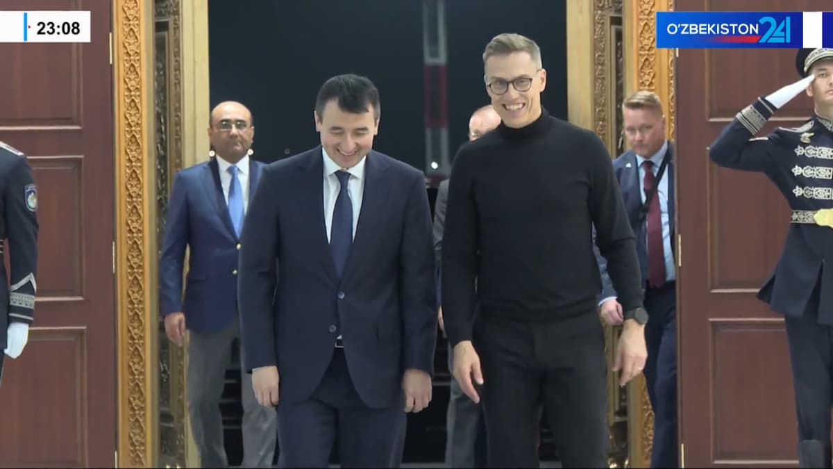 Finlandiya prezidenti Toshkentga UzAirways'ning odatiy reysida uchib keldi