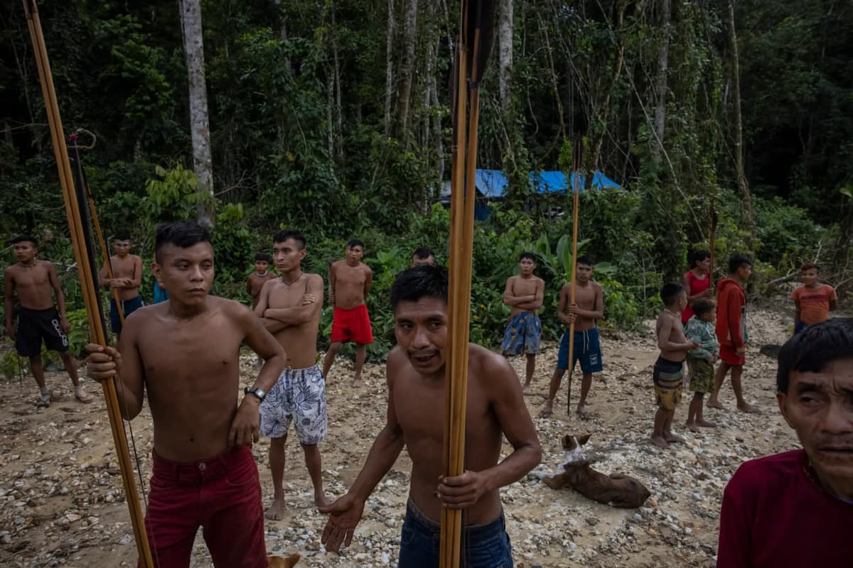 Amazoniya hindular qabilasi tuhmat uchun The New York Times gazetasini sudga berdi