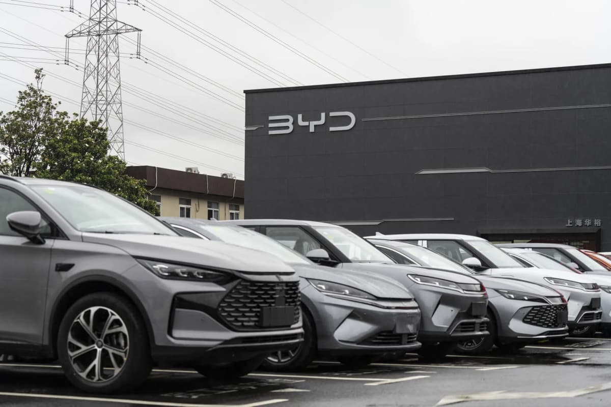 BYD kompaniyasi foydasi elektromobillarga bo‘lgan talab pasayishi tufayli ikki baravarga kamaydi