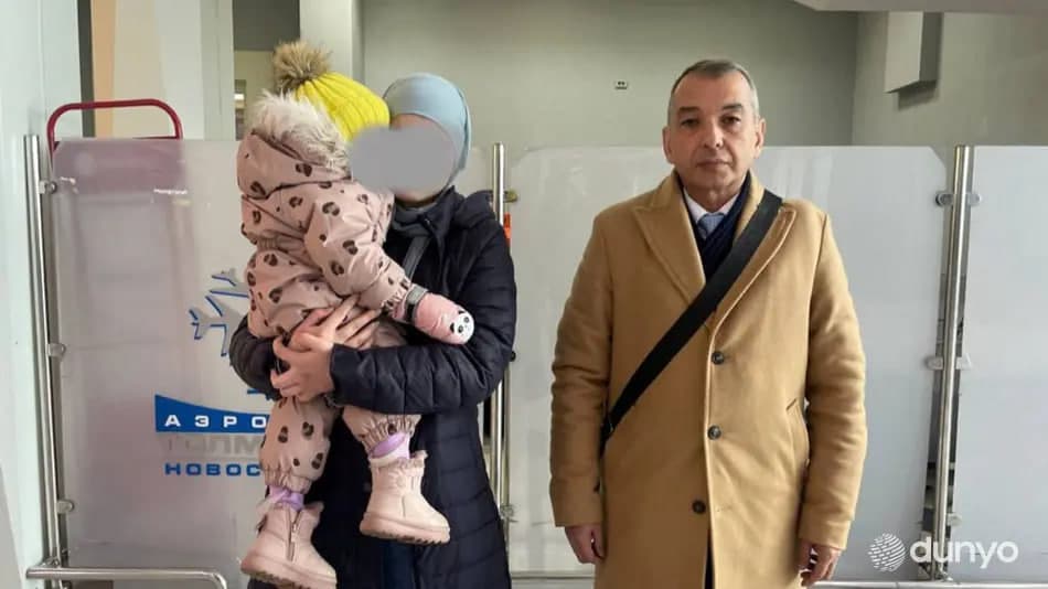 Novosibirskda ushlab turilgan fuqaro farzandi bilan vatanga qaytarildi