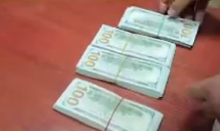 Andijonda qariyb 19 ming dollarni nonlar orasiga yashirib olib chiqib ketmoqchi bo‘lgan fuqaro ushlandi