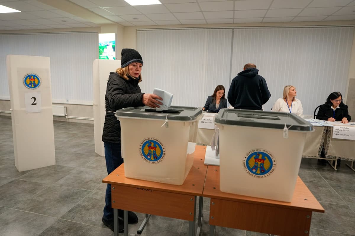 Moldova parlament saylovlarida hukmron partiya g‘alaba qozondi