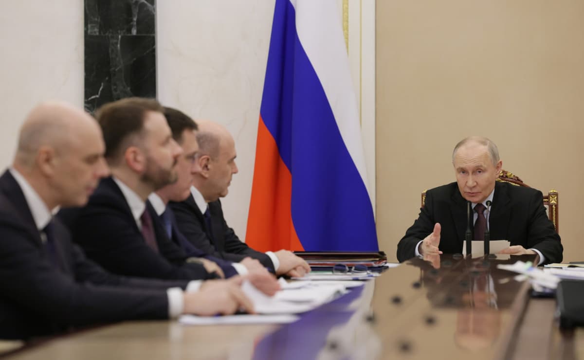 Rossiya iqtisodiyotida pasayish bor - Putin